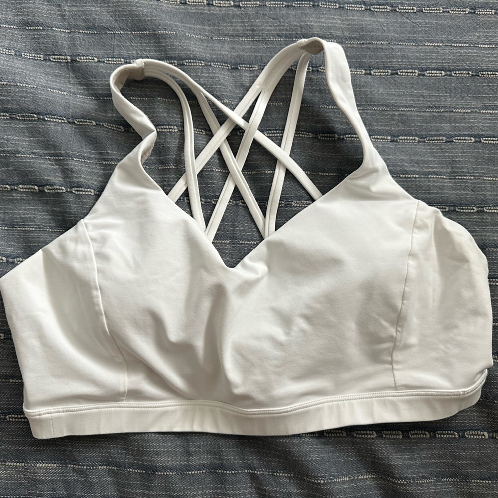 Lululemon Free to Be Serene Bra